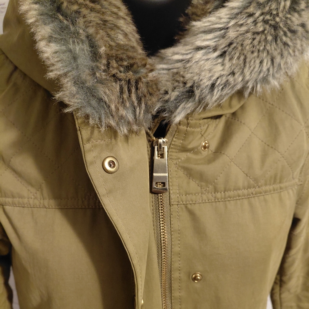 Zara Oliver Women's Khaki Green Fur-Trimmed Hooded Jacket.😍